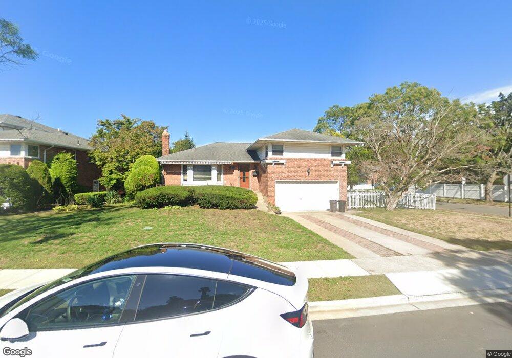 69 Colony Ln, Syosset, NY 11791 - photo 1