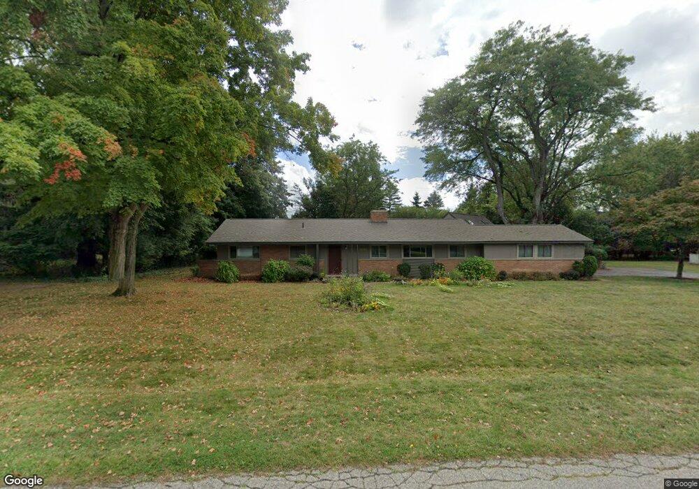 4565 Pickering Rd, Bloomfield Hills, MI 48301 - photo 1