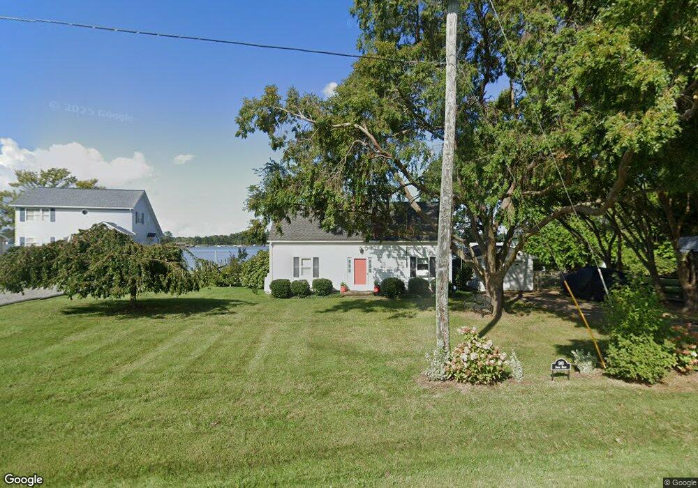 580 Shore Dr, Colonial Beach, VA 22443 - photo 1