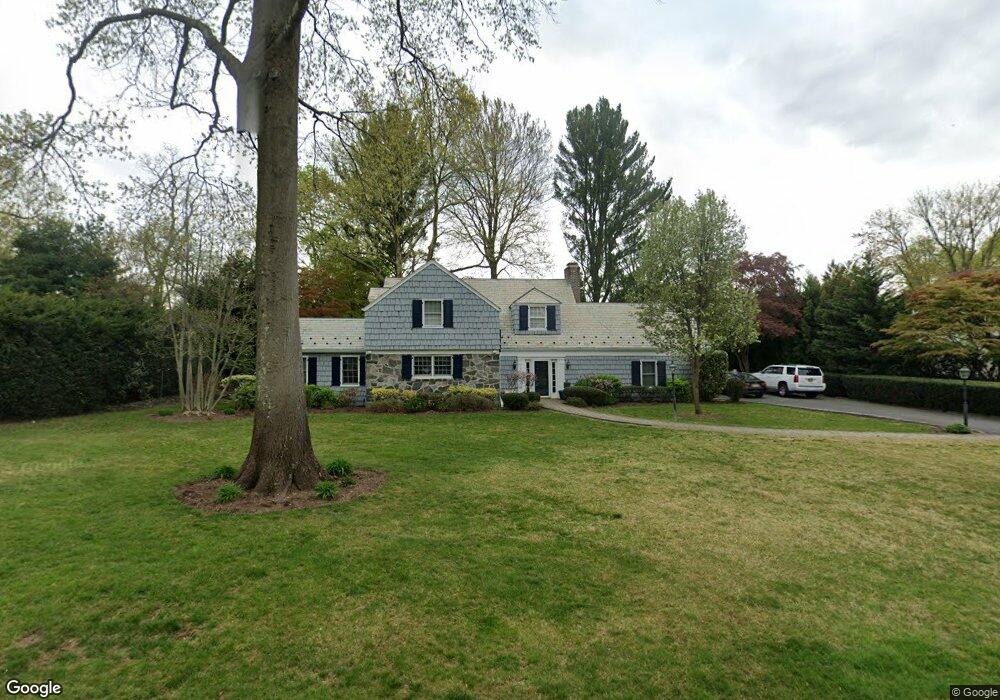 29 Greenbriar Ln, Port Washington, NY 11050 - photo 1