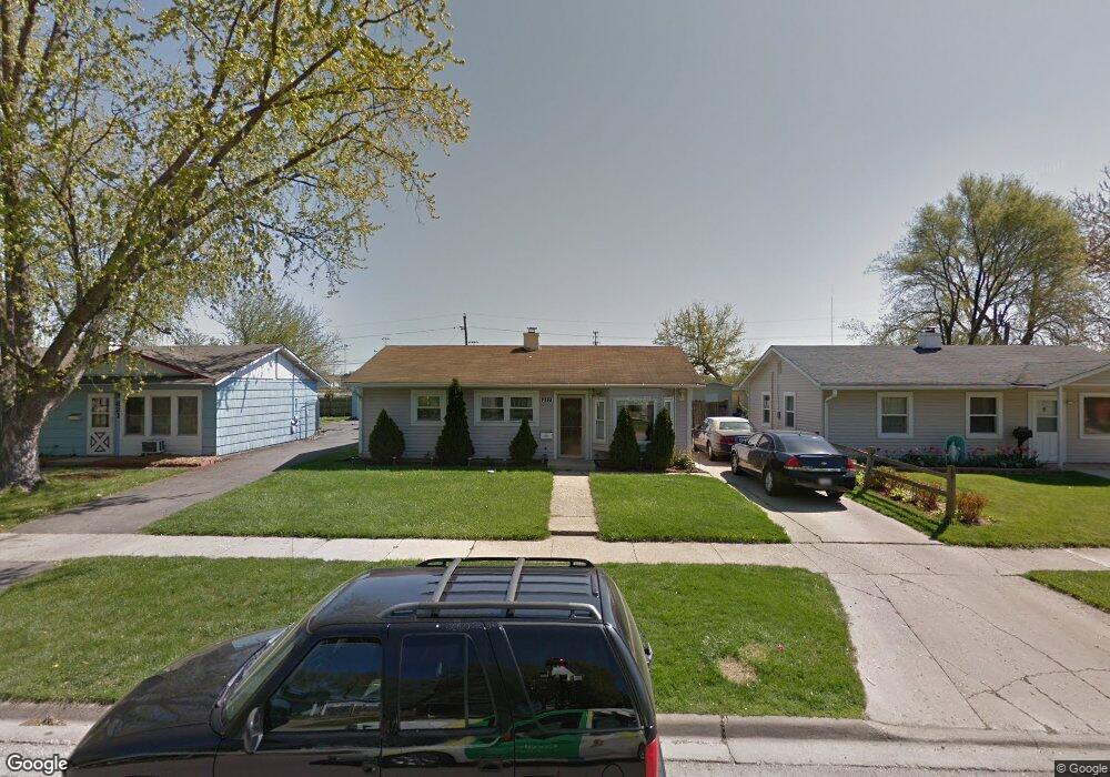 817 Taylor Ave, Aurora, IL 60506 - photo 1