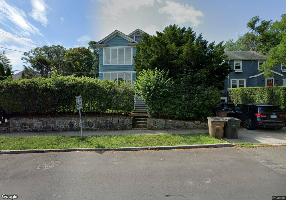 137 Rock Spring Rd unit 1, Stamford, CT 06906 - photo 1