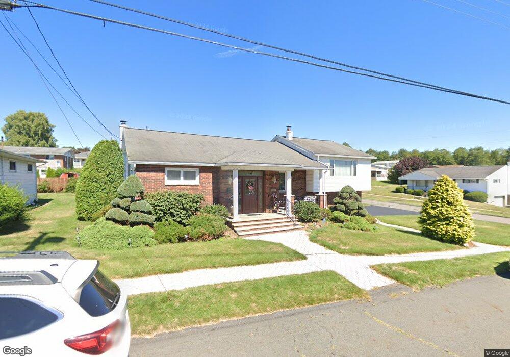 904 Sampson St, Taylor, PA 18517 - photo 1