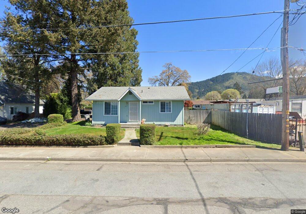 1515 Clara Ave, Grants Pass, OR 97527 - photo 1