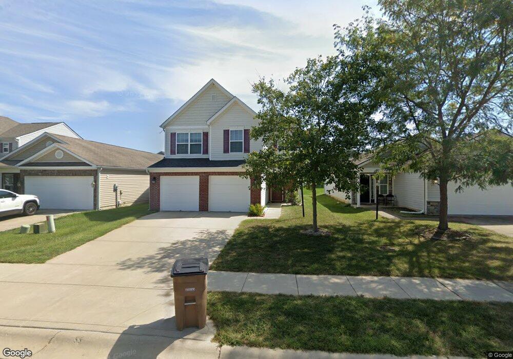 2467 Middle View Dr, Columbus, IN 47201 - photo 1