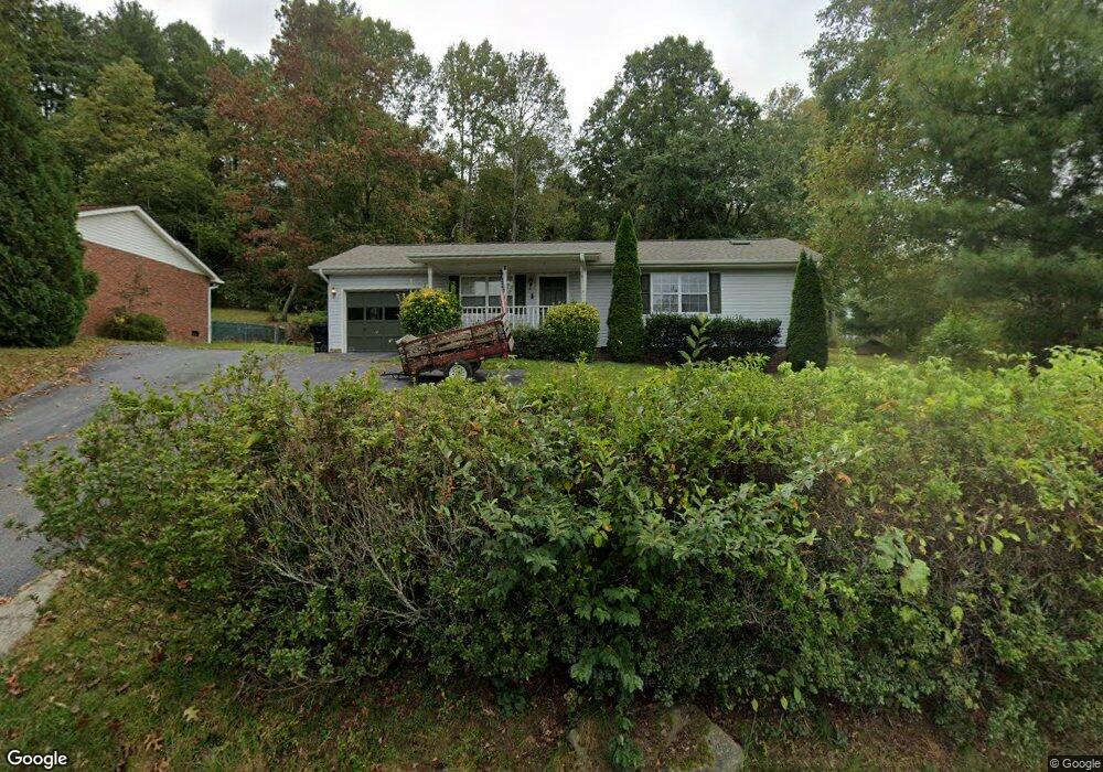 2 Wolf Creek Dr, Hendersonville, NC 28792 - photo 1