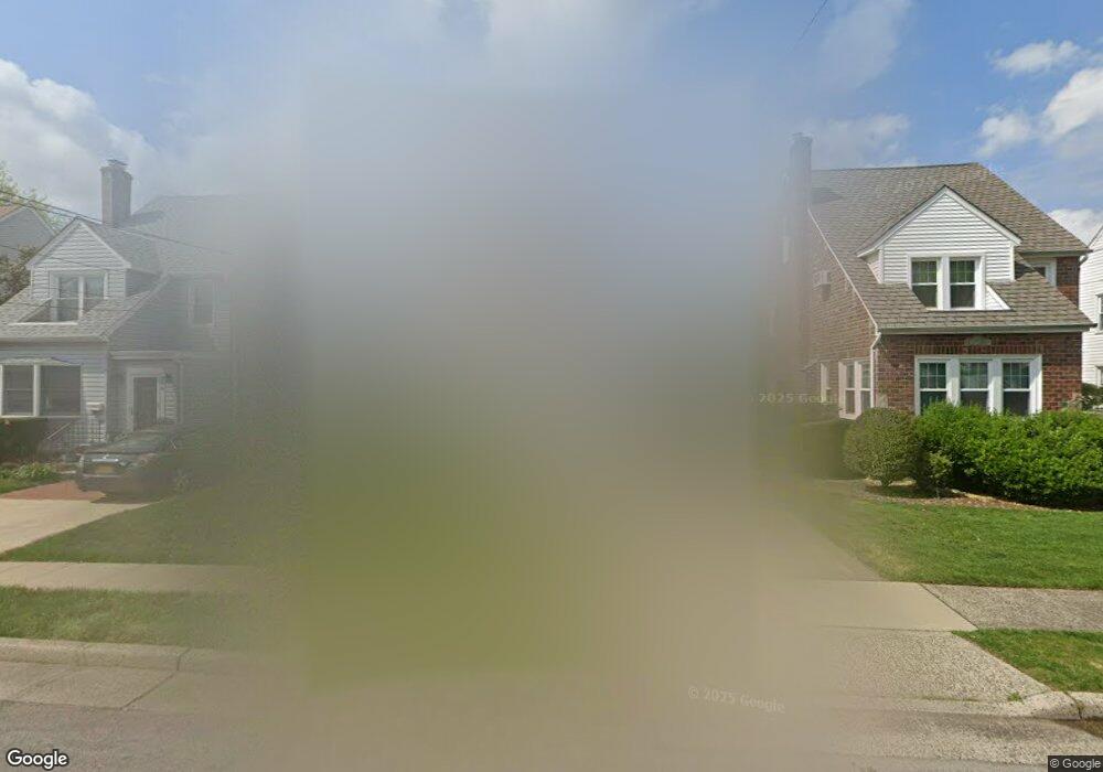 274 Houston Ave, Mineola, NY 11501 - photo 1