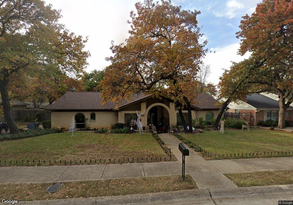 1304 Woodvine Dr, Euless, TX 76040 - photo 1