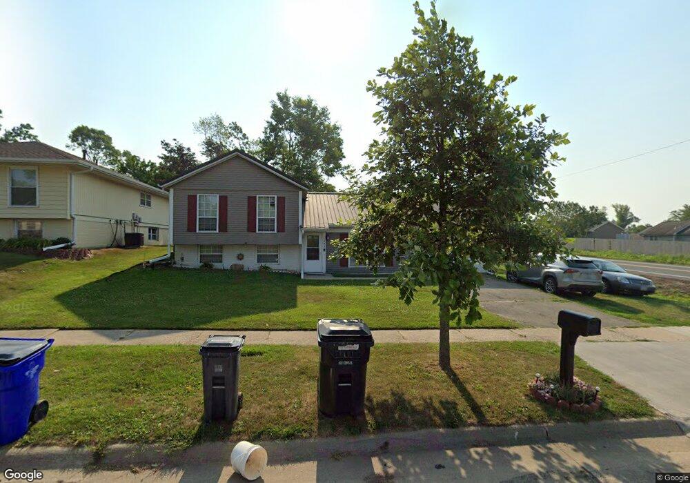 603 Olive Dr NW unit II, Cedar Rapids, IA 52405 - photo 1