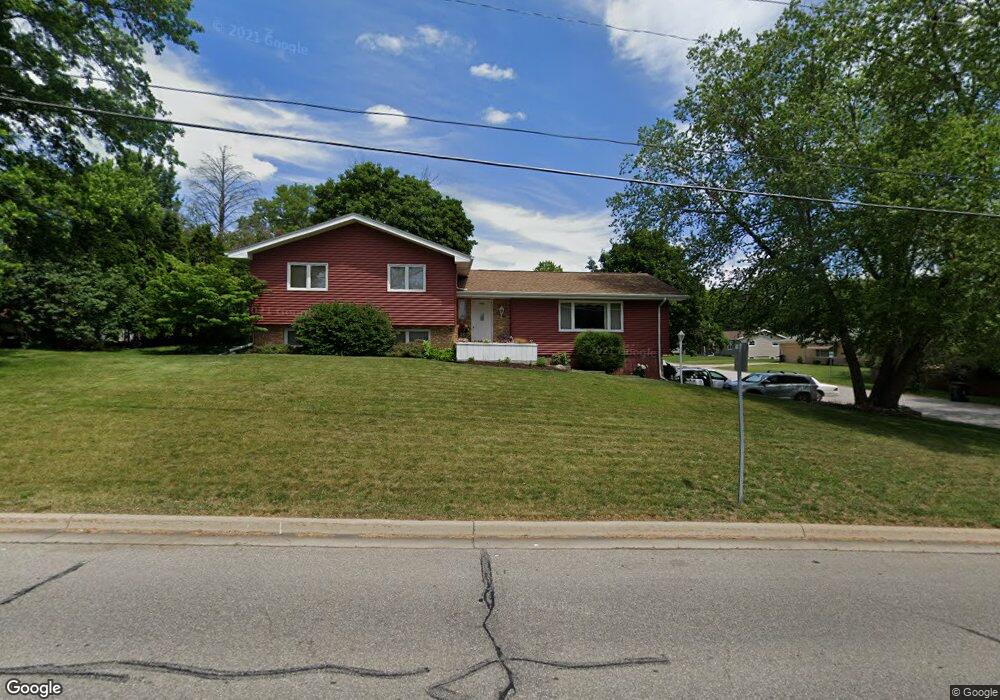 1409 W 18th St, Cedar Falls, IA 50613 - photo 1