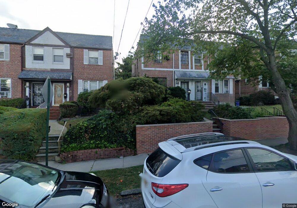 8233 165th St, Jamaica, NY 11432 - photo 1