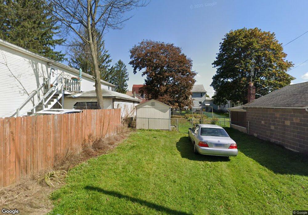 872 Penn Ct, Hazleton, PA 18201 - photo 1