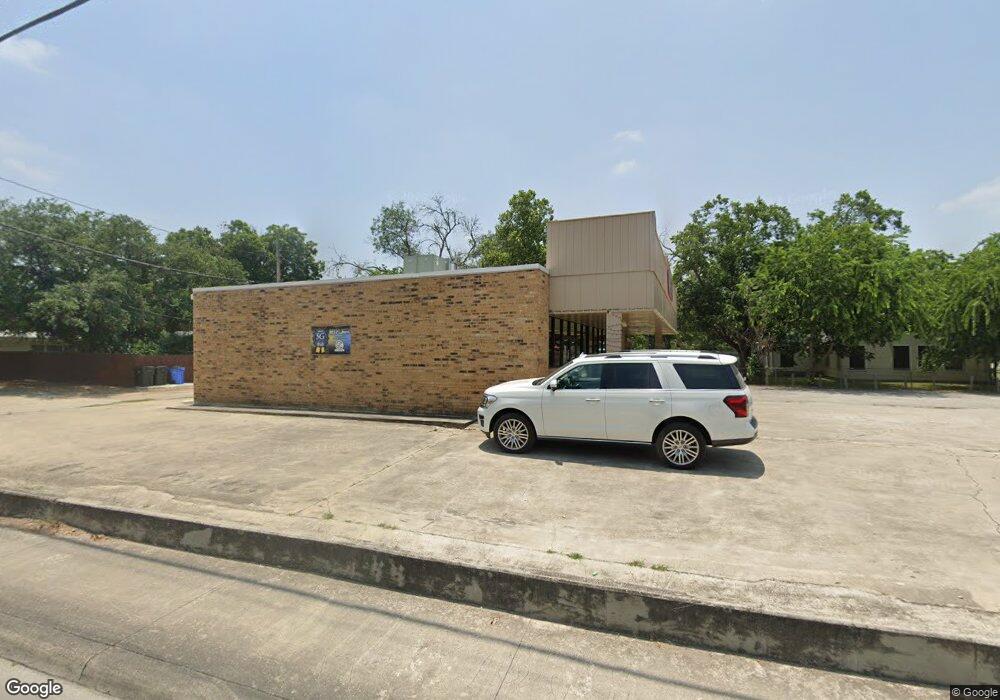 1022 N King St, Seguin, TX 78155 - photo 1