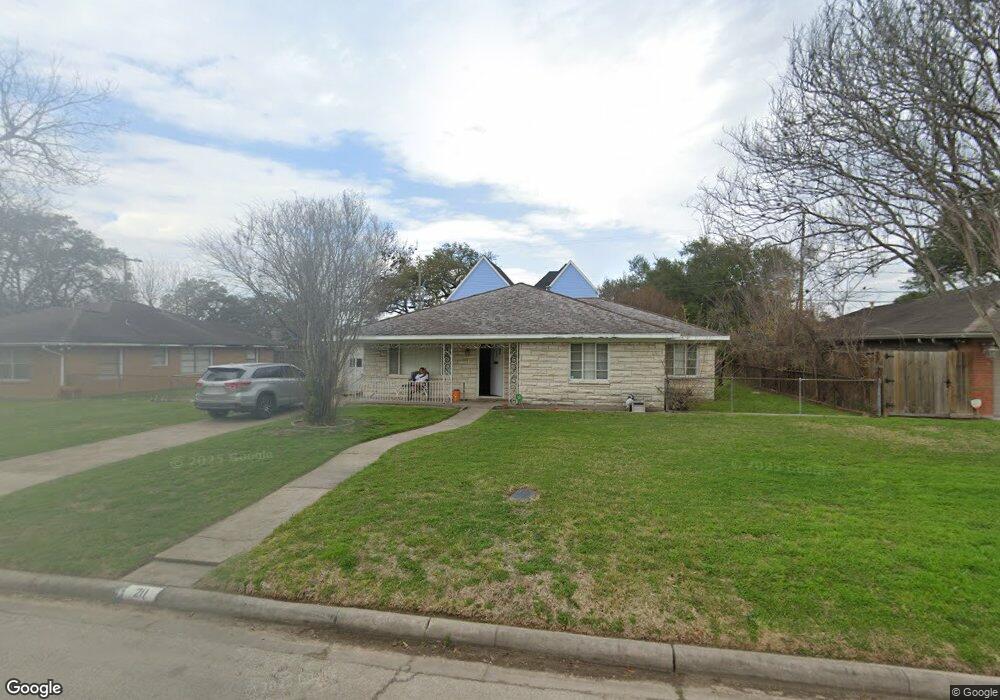 211 Milwaukee St, Houston, TX 77009 - photo 1