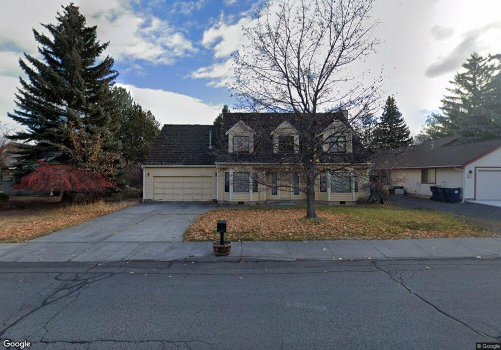 1028 NE Paula Dr, Bend, OR 97701 - photo 1