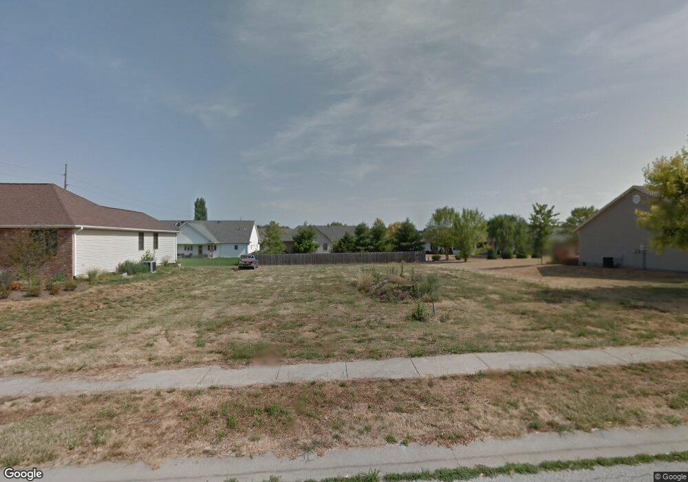 412 Delaney Dr, Jacksonville, IL 62650 - photo 1