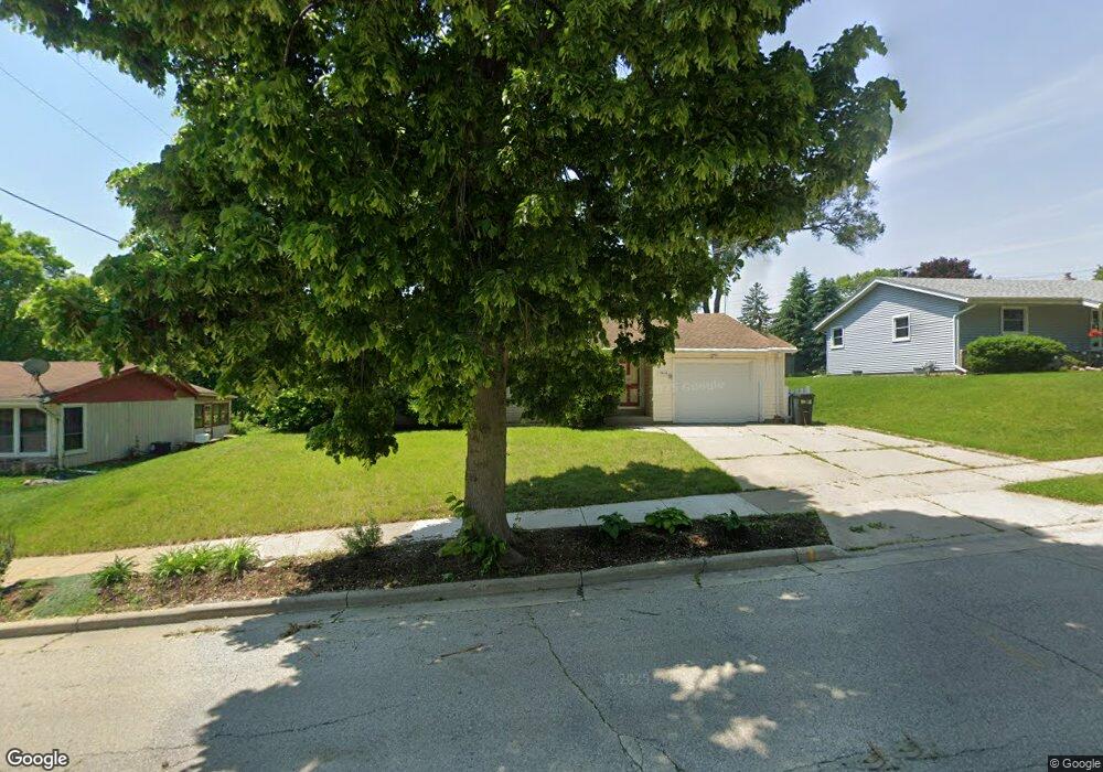 1906 Manhattan Dr, Waukesha, WI 53186 - photo 1