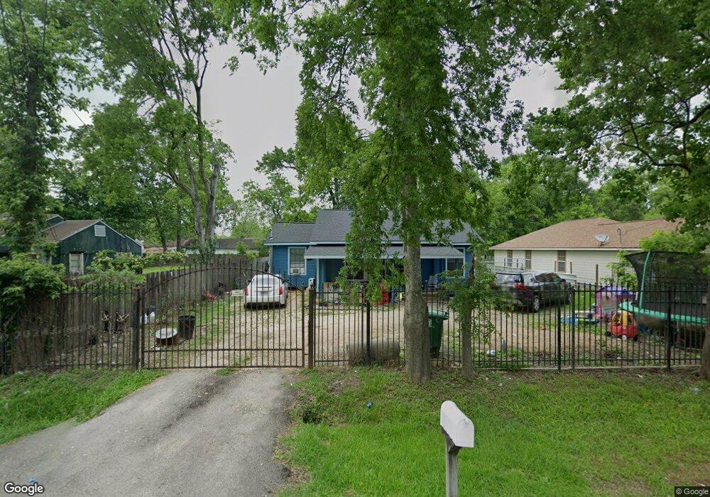 7417 Carothers St, Houston, TX 77028 - photo 1