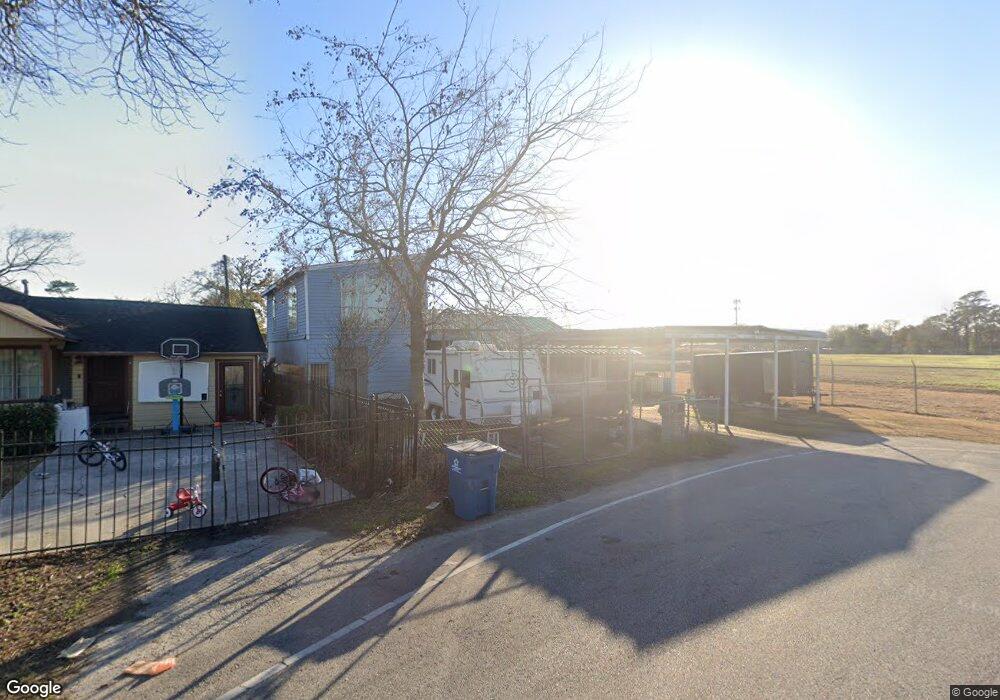 2818 Mooney Rd, Houston, TX 77093 - photo 1