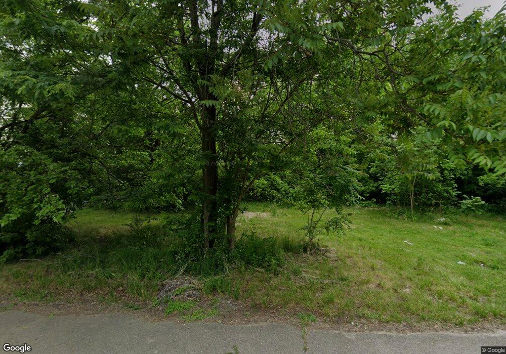 2404 Riverside Dr, Flint, MI 48506 - photo 1