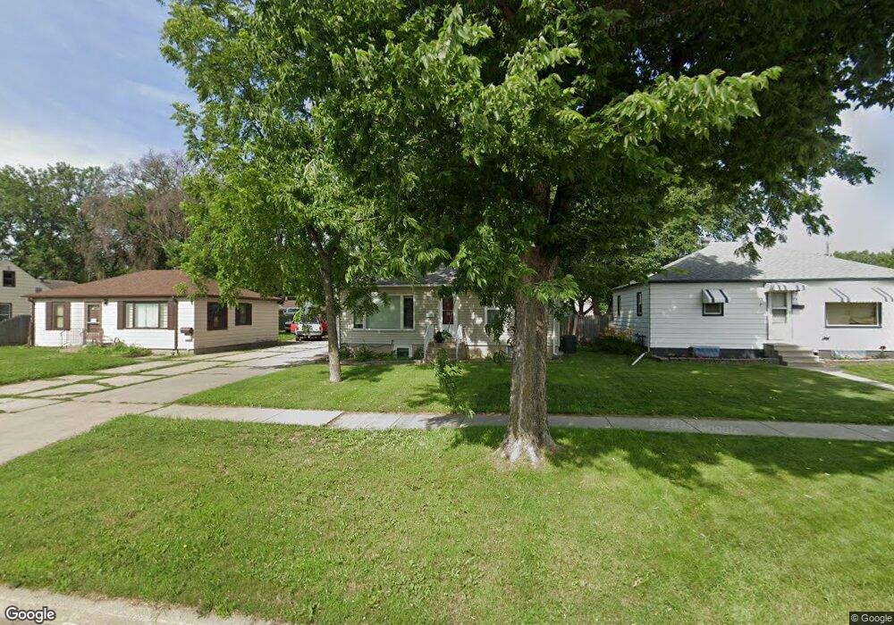 1421 13 1 2 St S, Fargo, ND 58103 - photo 1