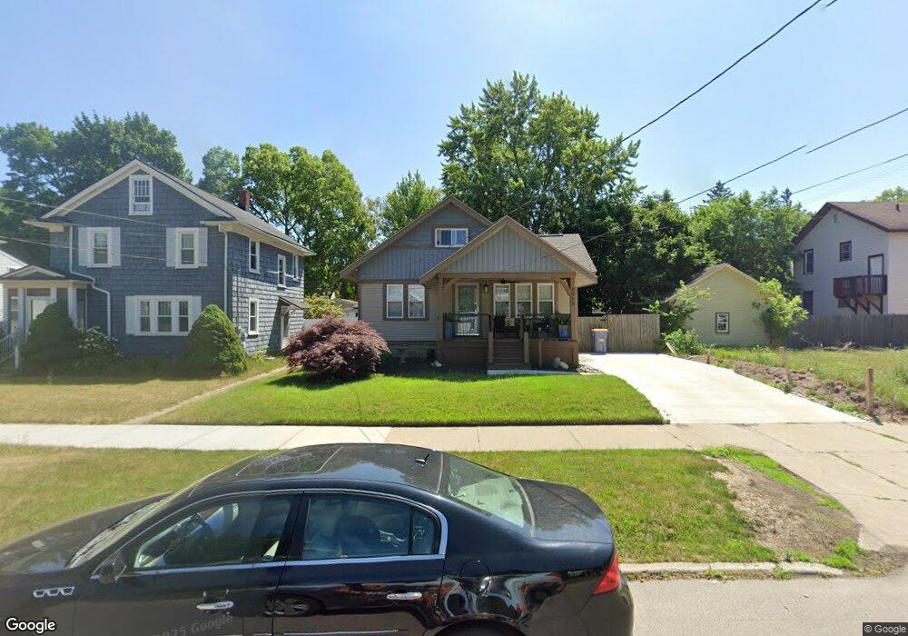 2012 Edgewood Ave NE, Grand Rapids, MI 49505 - photo 1