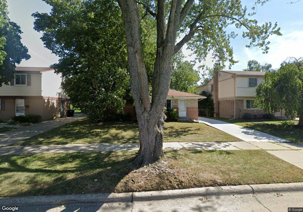 30460 Indigo St, Roseville, MI 48066 - photo 1