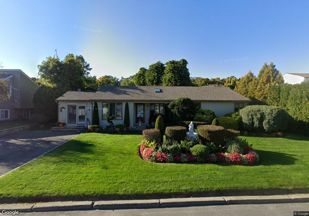 205 Locust Glen Dr, Cranston, RI 02921 - photo 1