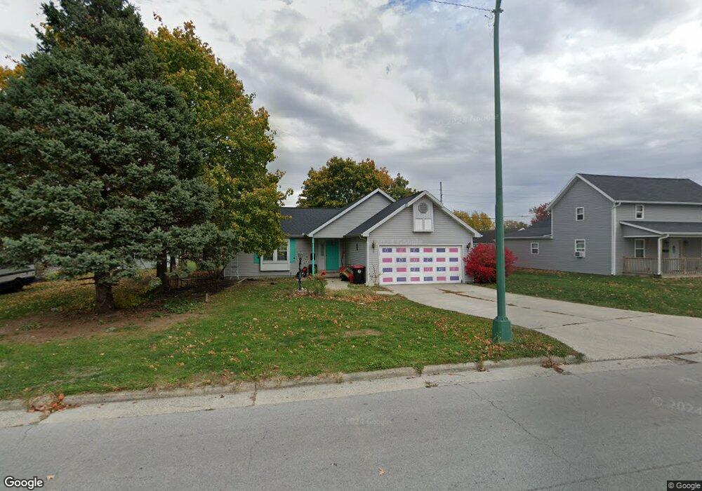 114 S Wagner Ave, Wapakoneta, OH 45895 - photo 1