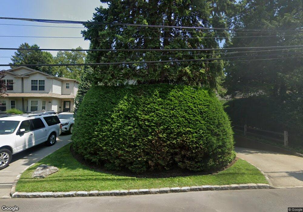 26 Dunes Ln unit B, Port Washington, NY 11050 - photo 1