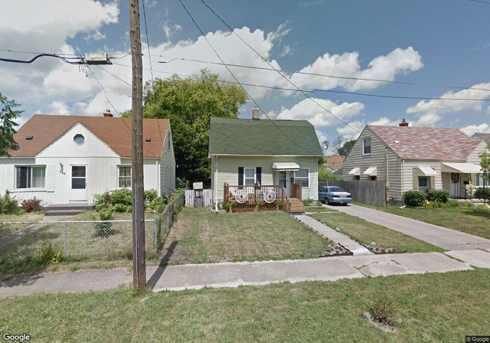 746 Campbell St, Flint, MI 48507 - photo 1