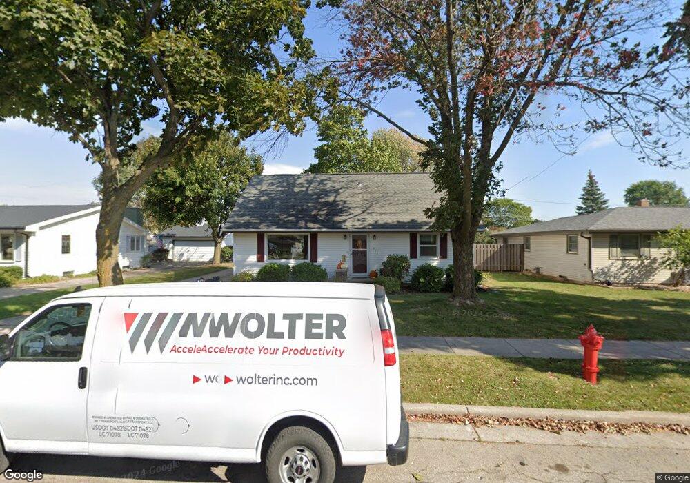 513 Richard St, Combined Locks, WI 54113 - photo 1