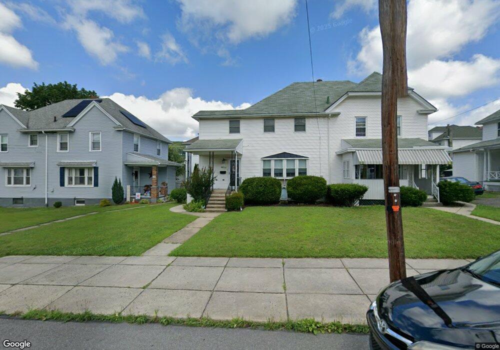 121 W Bertsch St, Lansford, PA 18232 - photo 1