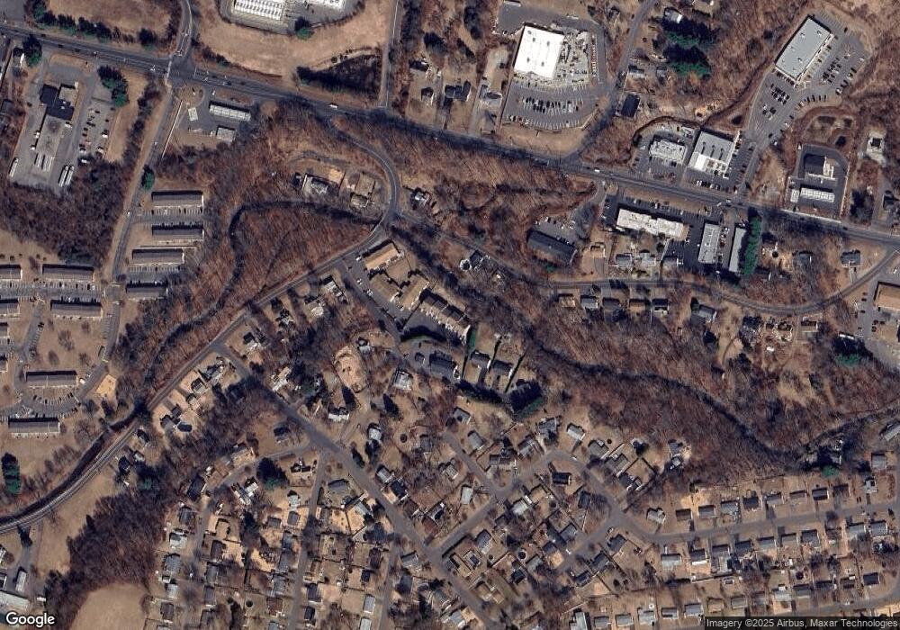 697 Beacon Valley Rd unit 6, Naugatuck, CT 06770 - photo 1