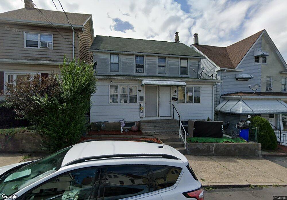 682 Mckinley St, Hazleton, PA 18201 - photo 1