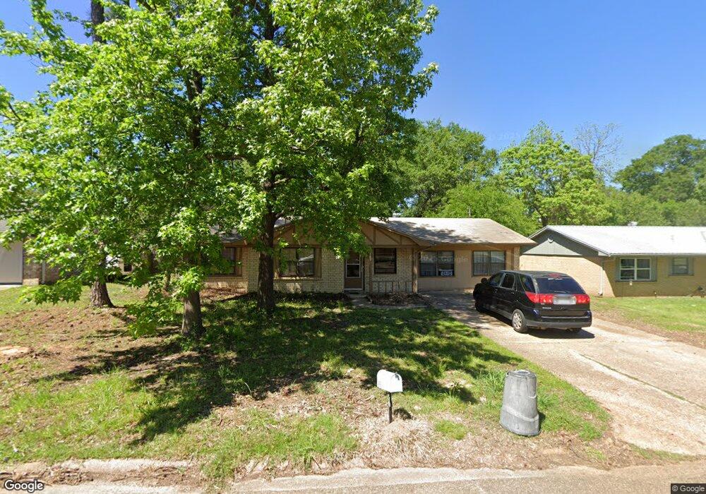908 Japonica Dr, Wake Village, TX 75501 - photo 1