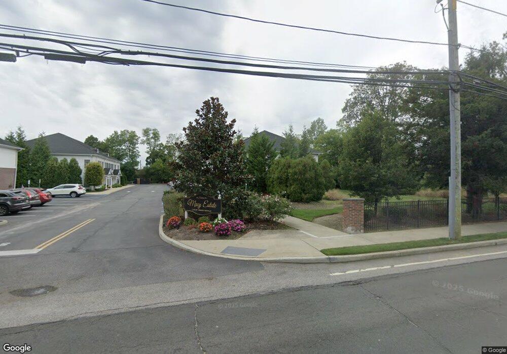 46 Islip Ave unit 203, Islip, NY 11751 - photo 1