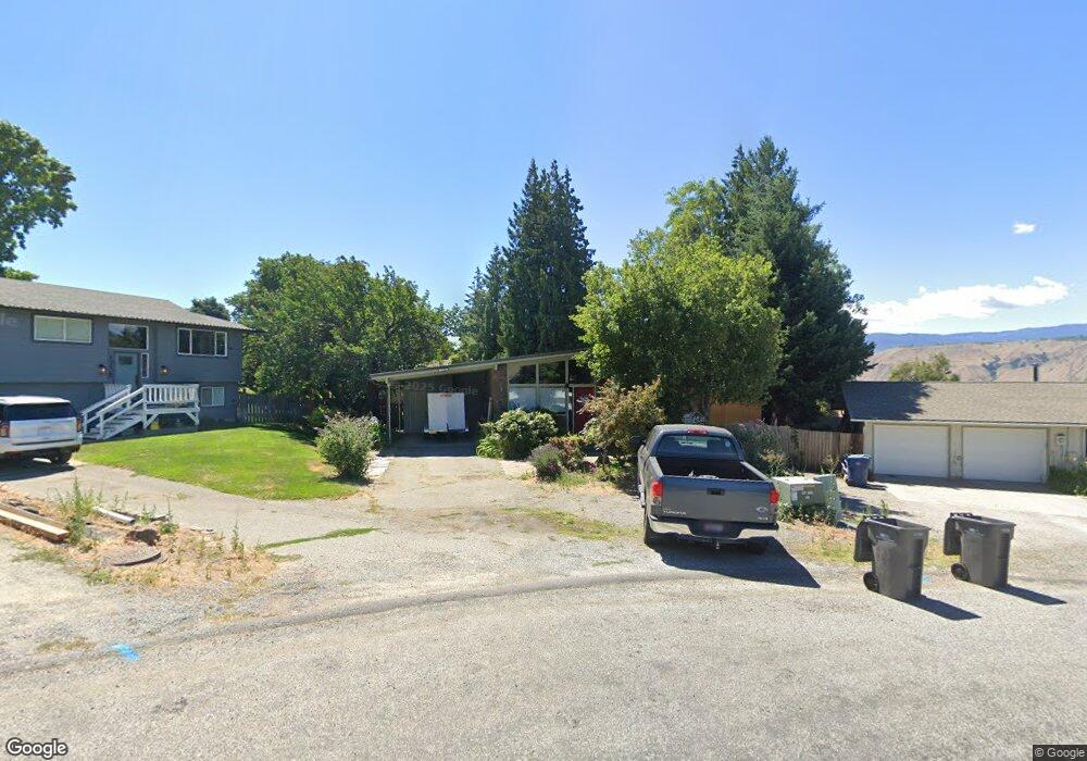 1734 7th St NE, East Wenatchee, WA 98802 - photo 1