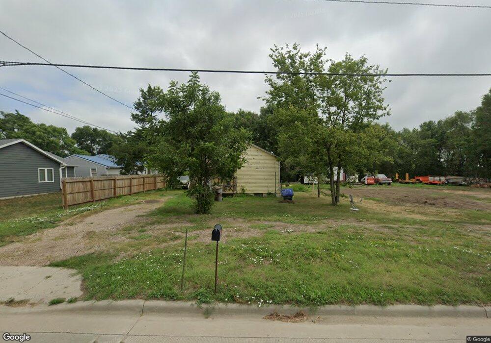 412 S Foster St, Mitchell, SD 57301 - photo 1