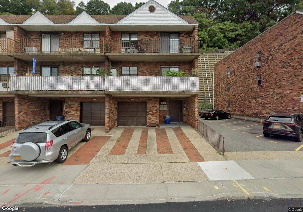 6521 242nd St unit 9A, Little Neck, NY 11362 - photo 1