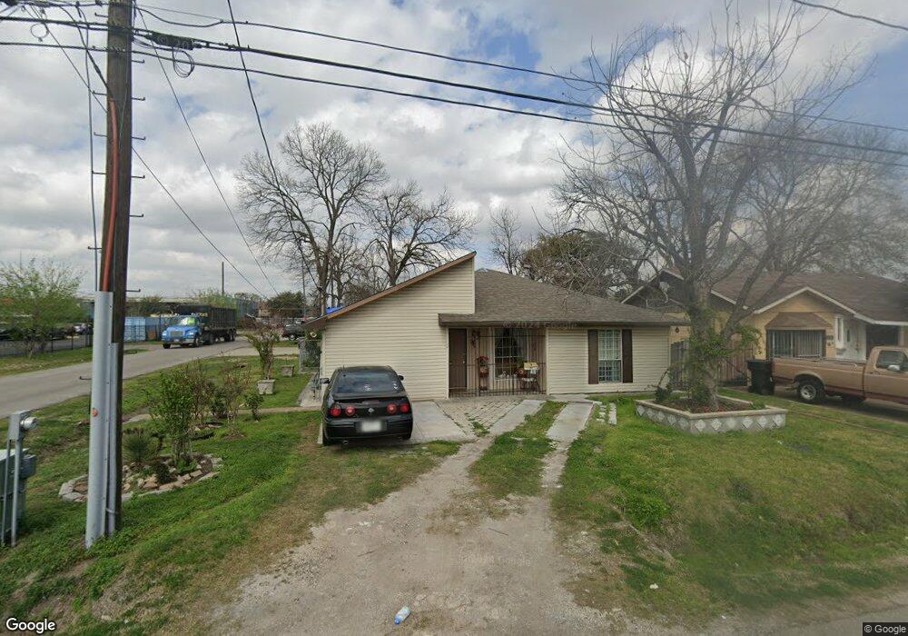 9 Burress St, Houston, TX 77022 - photo 1