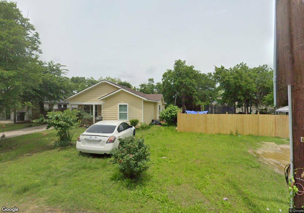 607 Robbins St, Cleburne, TX 76031 - photo 1