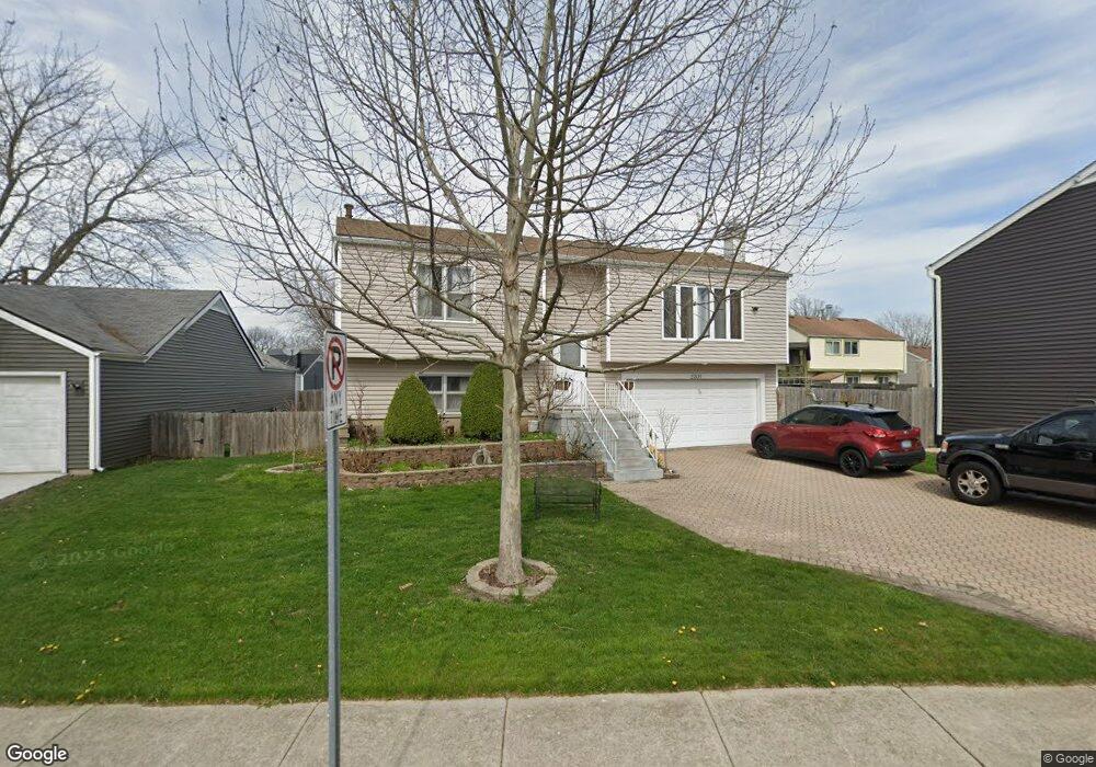 2301 Greenleaf Ct, Aurora, IL 60506 - photo 1