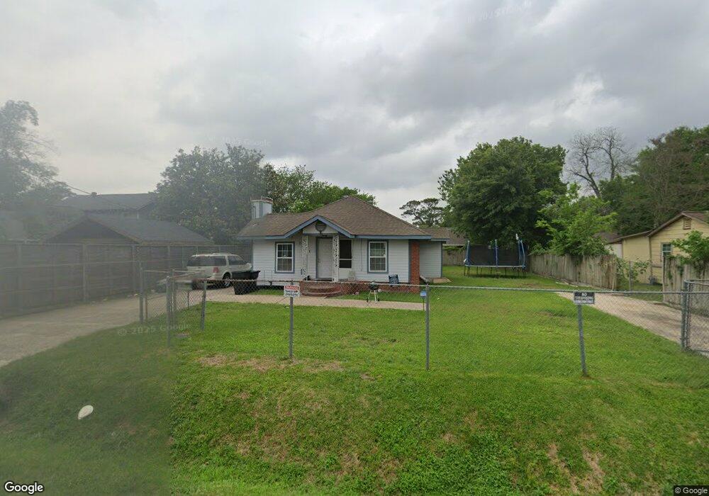 1301 Caplin St, Houston, TX 77022 - photo 1