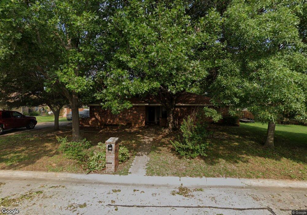 337 Huggins Dr, Springtown, TX 76082 - photo 1