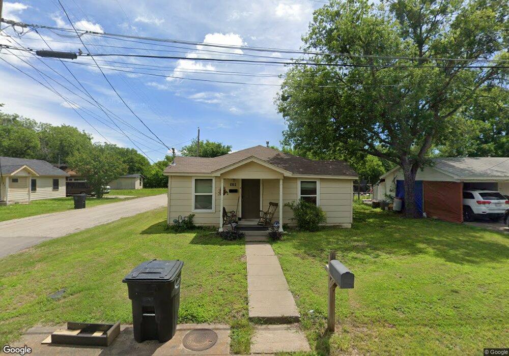316 Evans St, Cleburne, TX 76031 - photo 1
