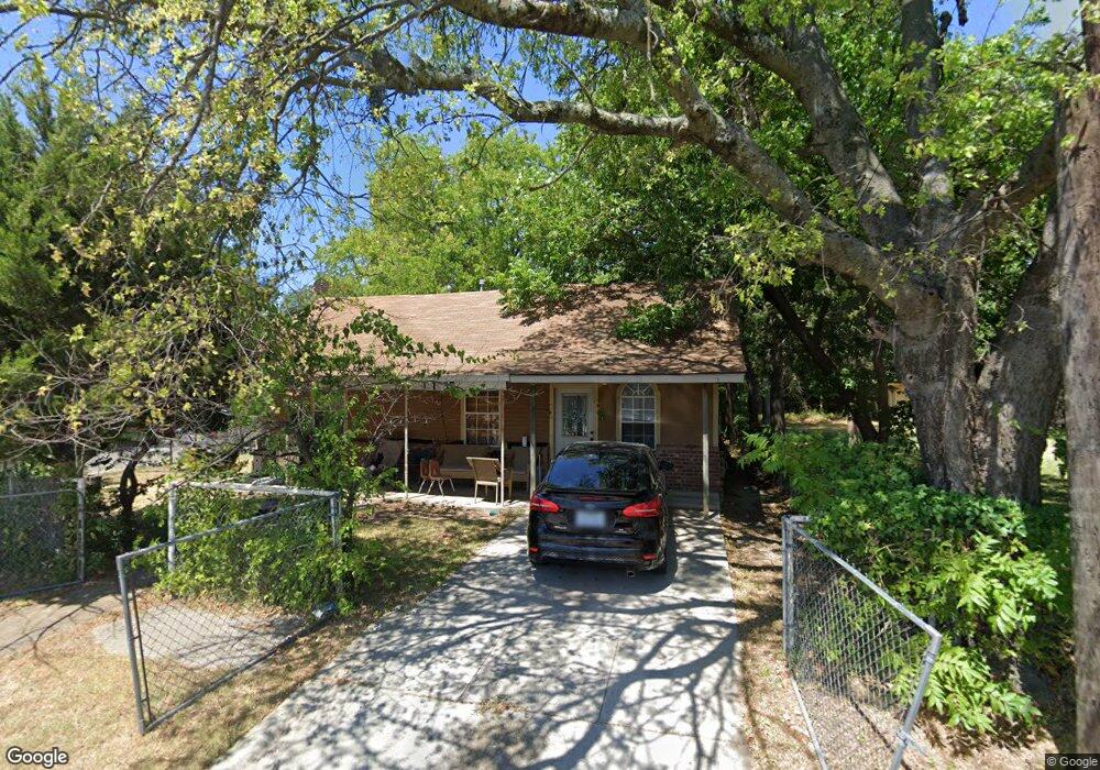 1037 N Morris St, Gainesville, TX 76240 - photo 1