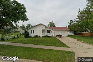 1095 E Main St, Robins, IA 52328