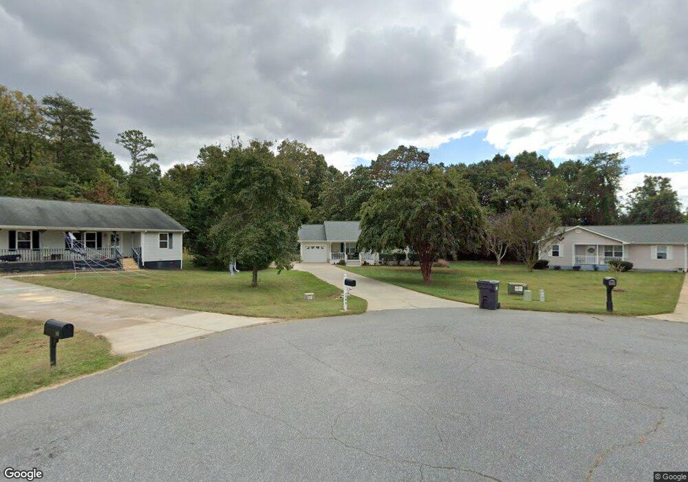 145 Hampton Glen Dr, Statesville, NC 28625 - photo 1