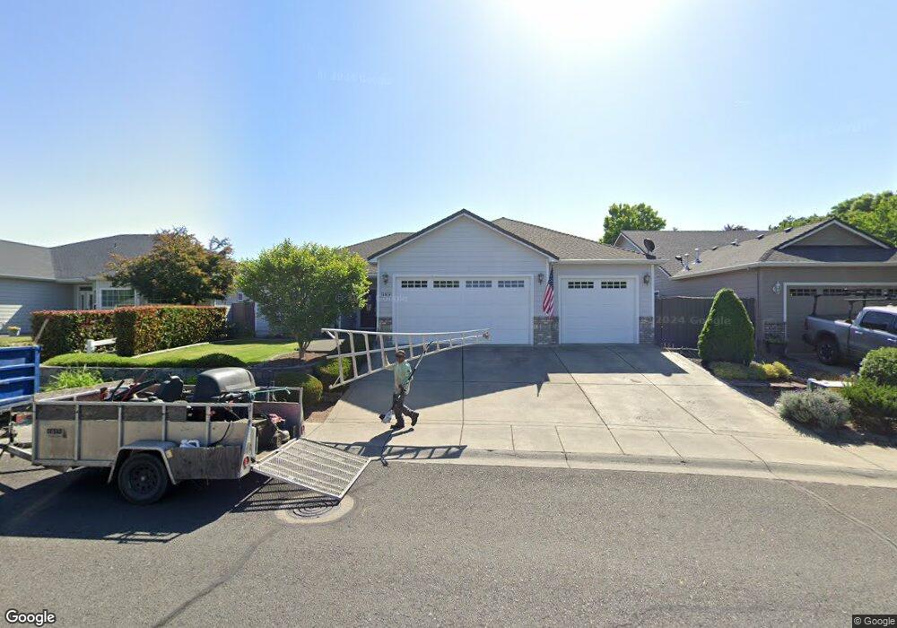 989 N Mountain Ave, Central Point, OR 97502 - photo 1